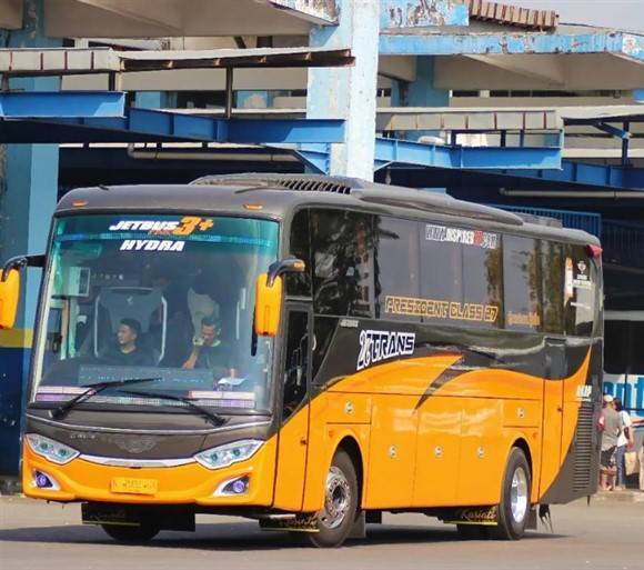 Bus Malang Jakarta