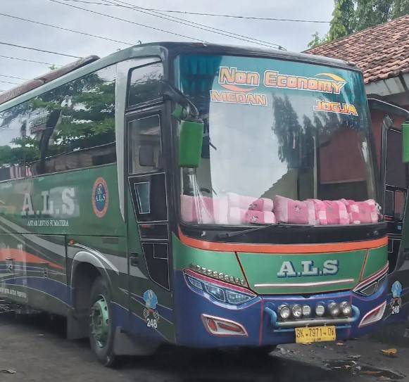 Bus Jakarta Medan