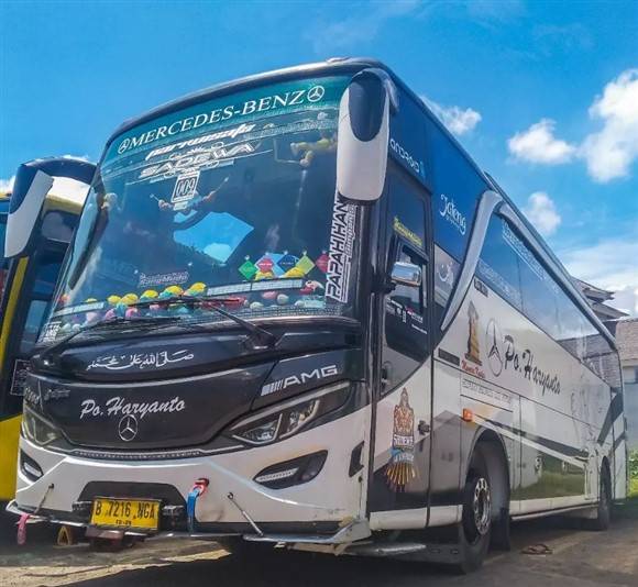 Bus Jakarta Solo