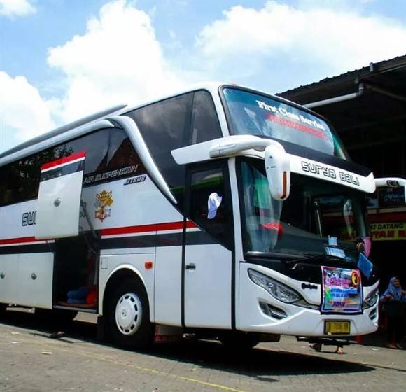 Bus Surya Bali